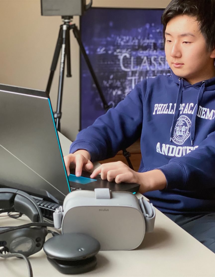 Dongcheng Han on the computer