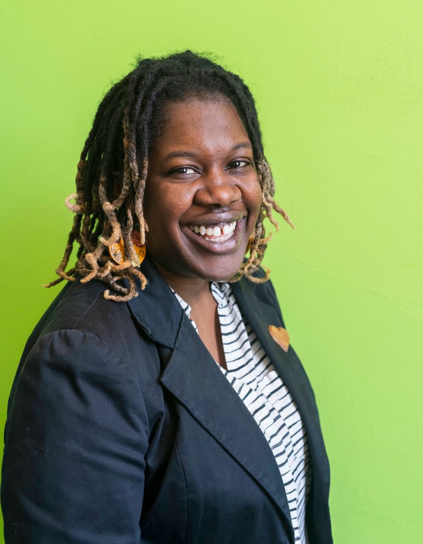 Desiraé Simmons ’01