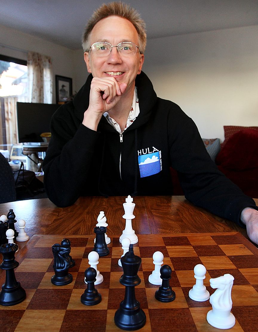 Dana Mackenzie playing chess